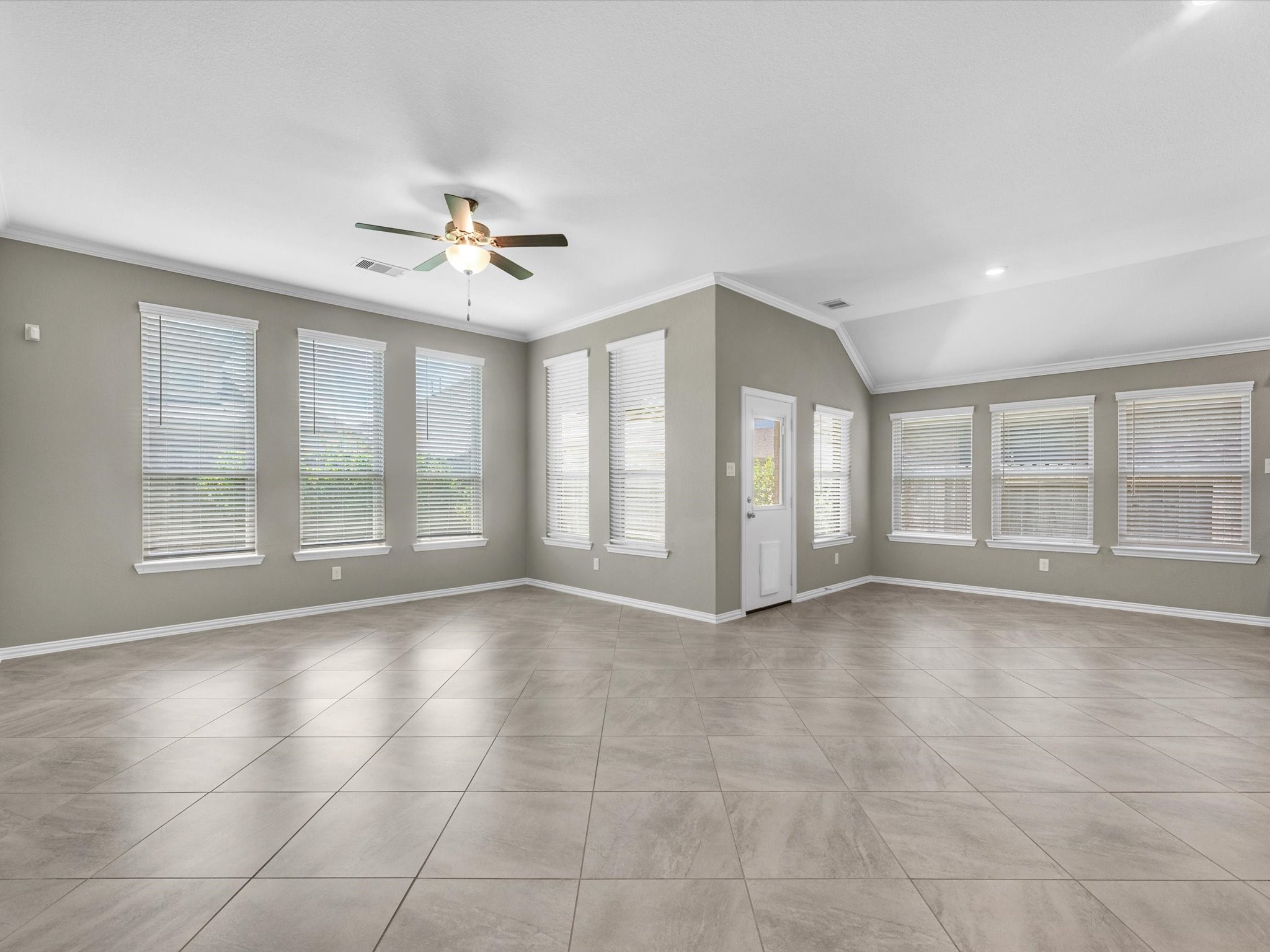 31120 Aspen Gate Trail Spring, TX 77386 - Photo 6 of 33 a view of an empty room with glass door
