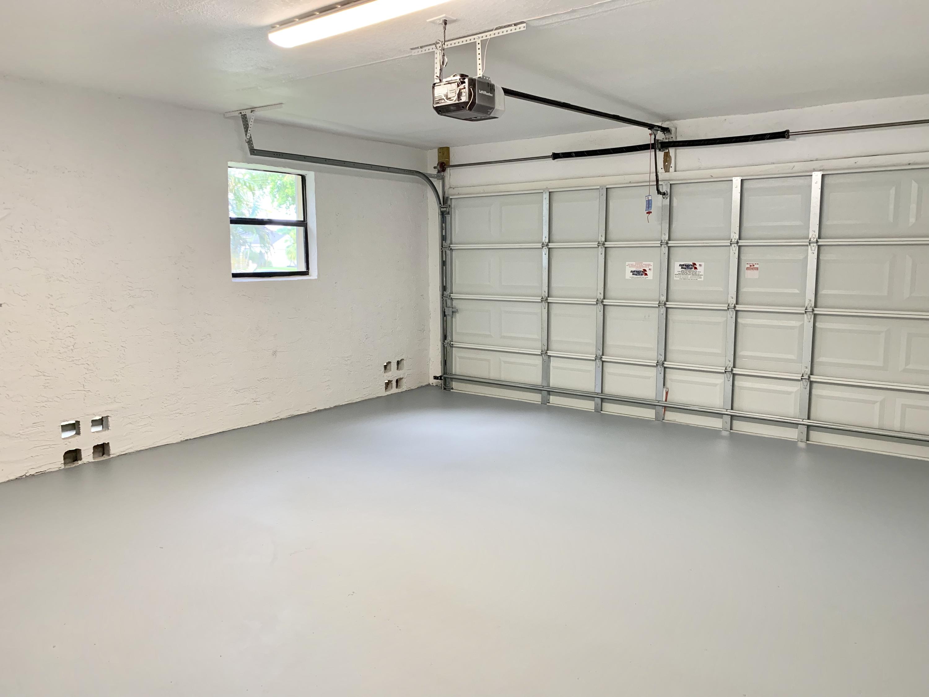 23247 Southwest 60th Avenue Boca Raton, FL 33428 - Photo 6 of 26 Garage
