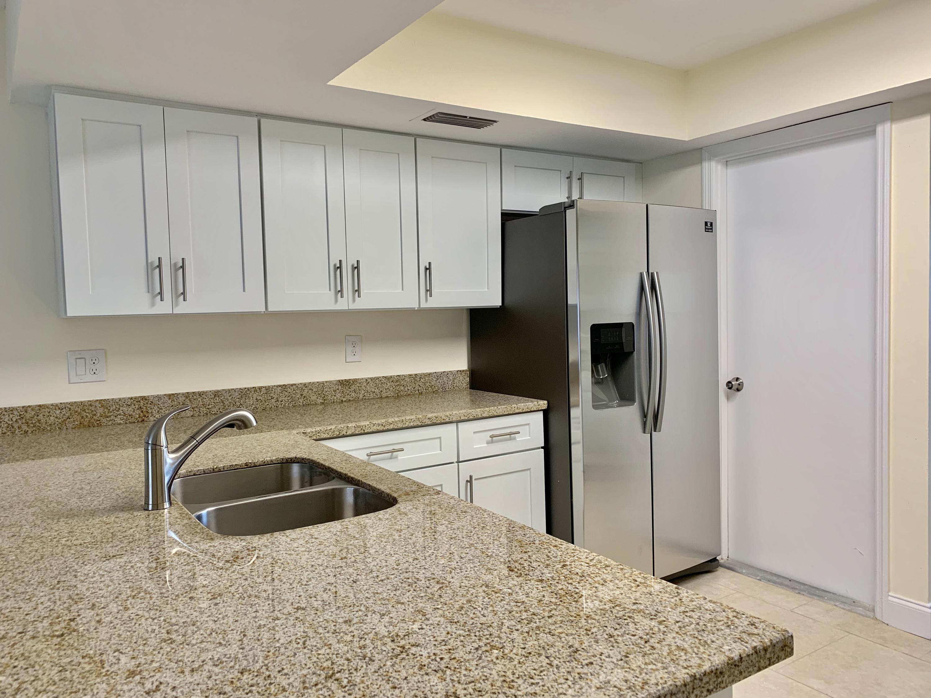 23247 Southwest 60th Avenue Boca Raton, FL 33428 - Photo 10 of 26 Kitchen