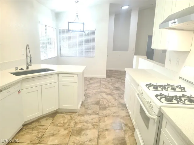 $2,000 | 216 Breezy Shore Avenue, North Las Vegas, NV 89031