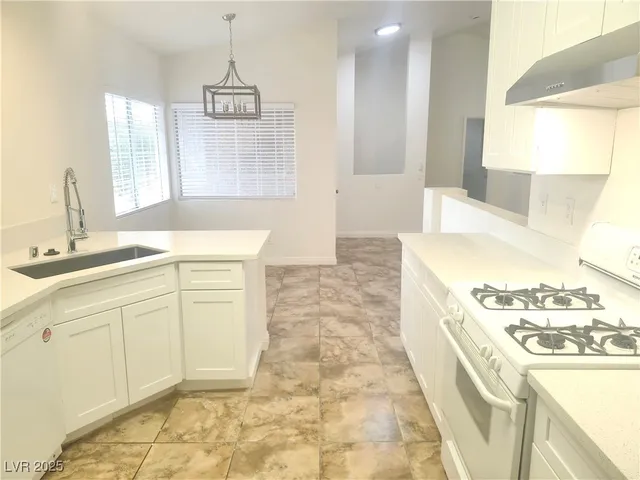 $2,000 | 216 Breezy Shore Avenue, North Las Vegas, NV 89031