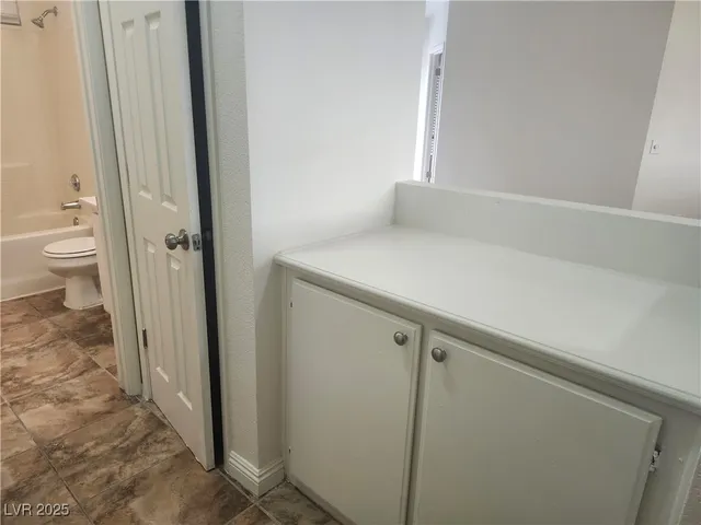 $2,000 | 216 Breezy Shore Avenue, North Las Vegas, NV 89031