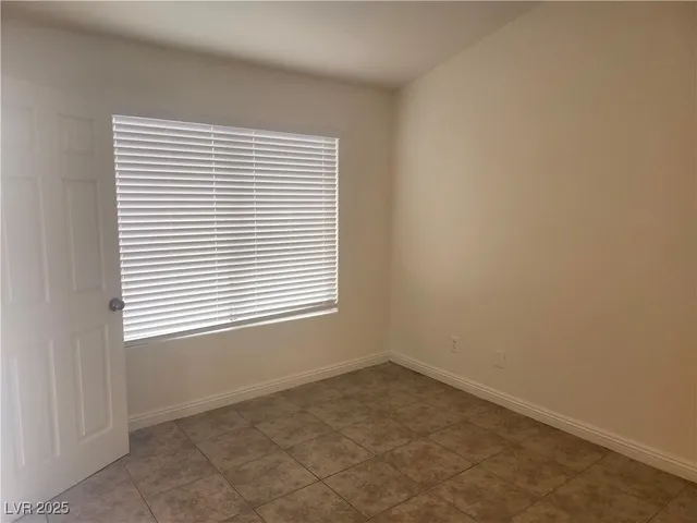 $2,000 | 216 Breezy Shore Avenue, North Las Vegas, NV 89031