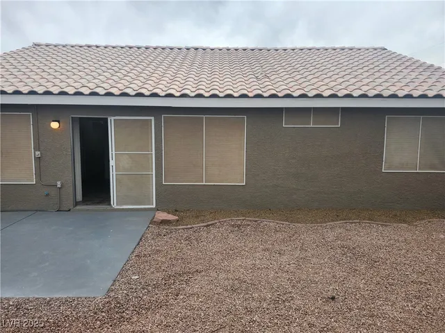 $2,000 | 216 Breezy Shore Avenue, North Las Vegas, NV 89031