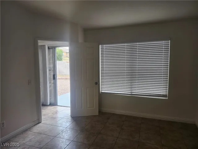 $2,000 | 216 Breezy Shore Avenue, North Las Vegas, NV 89031