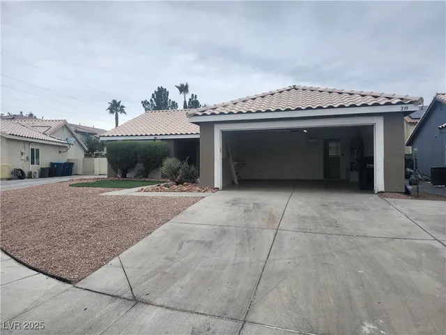 $2,000 | 216 Breezy Shore Avenue, North Las Vegas, NV 89031