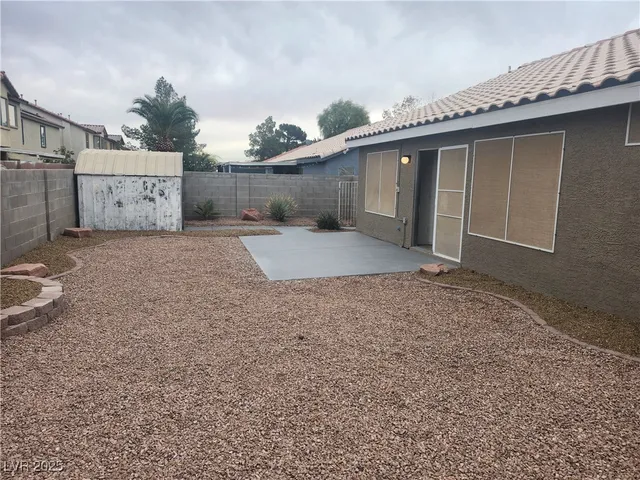 $2,000 | 216 Breezy Shore Avenue, North Las Vegas, NV 89031