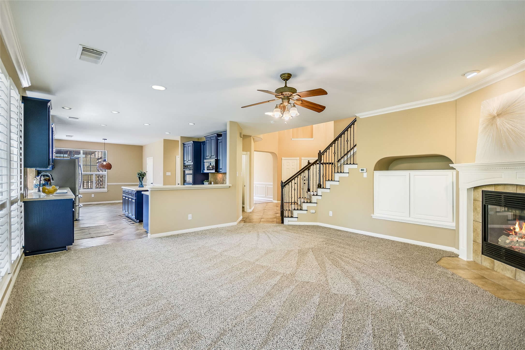 12935 Brigham Drive Austin, TX 78732 - Photo 6 of 35 Living Room / Kitchen
