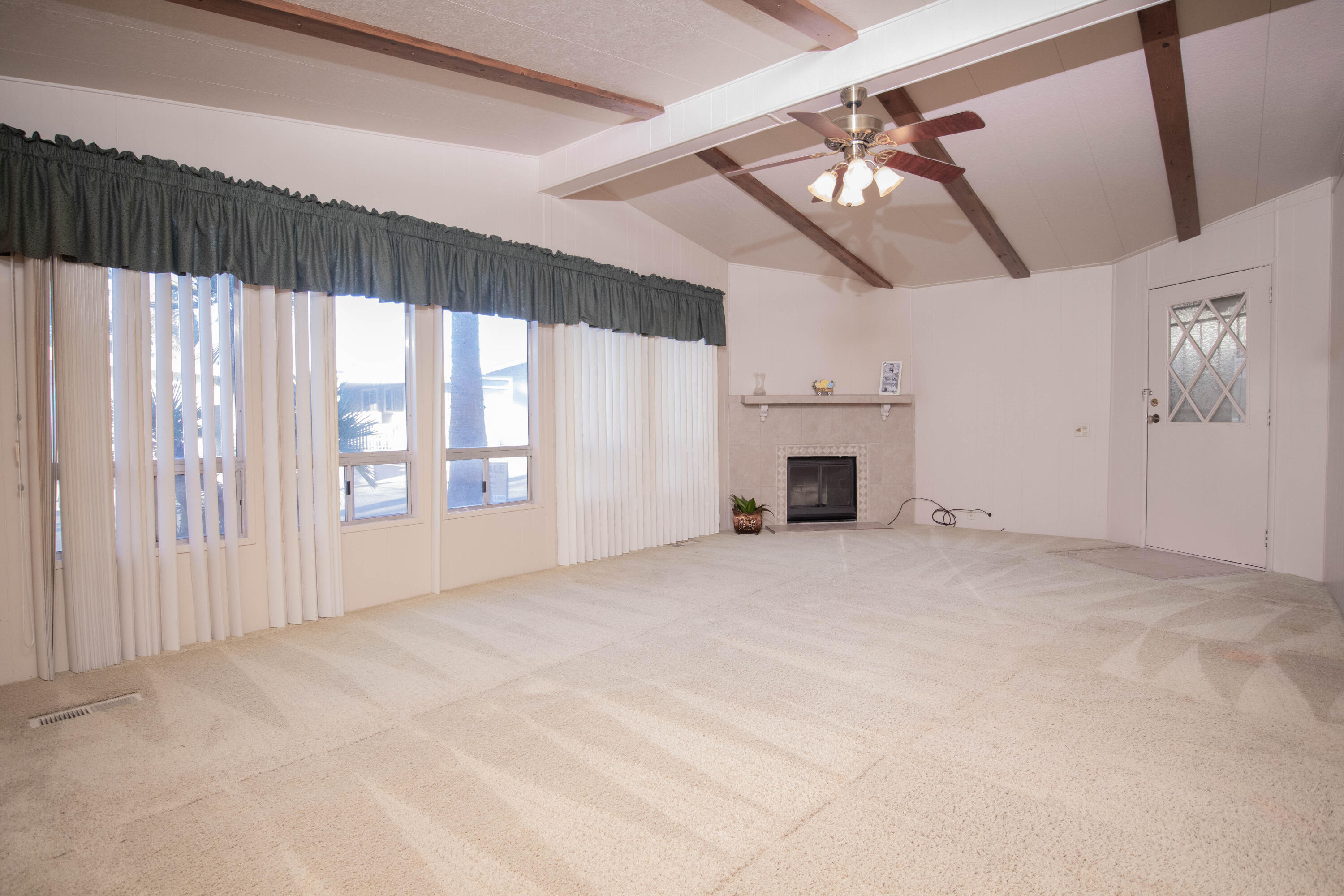 50 Roma Street Rancho Mirage, CA 92270 - Photo 6 of 20 living room 1