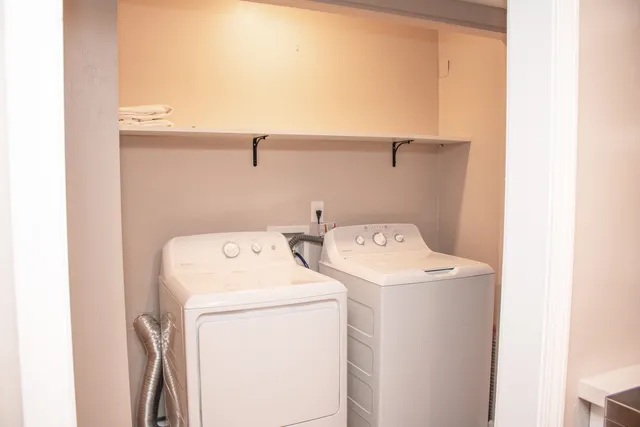 $1,425 | 114 Oak Street, Unit 1, Tallahassee, FL 32301