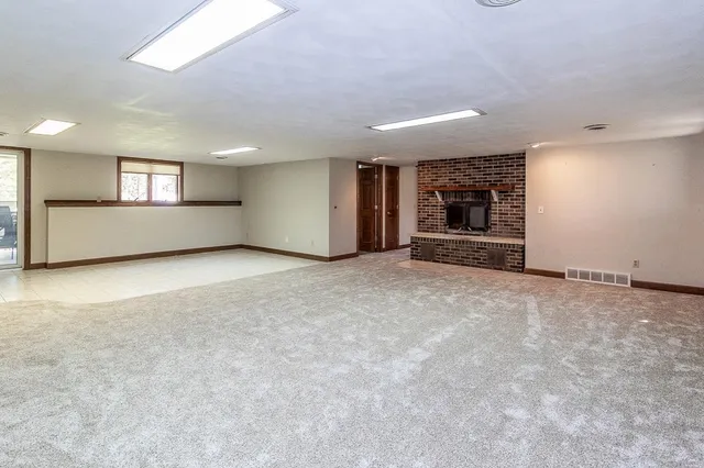 $589,900 | E8130 Flease Road, New London, WI 54961