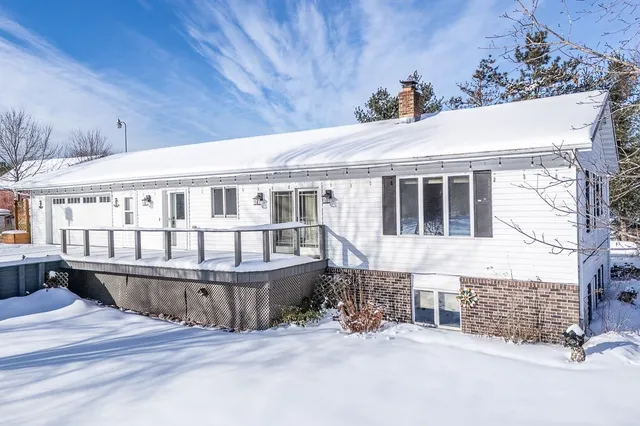 $589,900 | E8130 Flease Road, New London, WI 54961