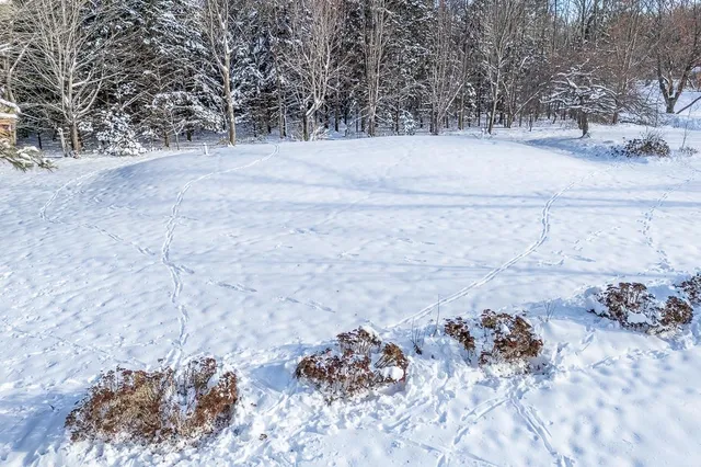 $589,900 | E8130 Flease Road, New London, WI 54961