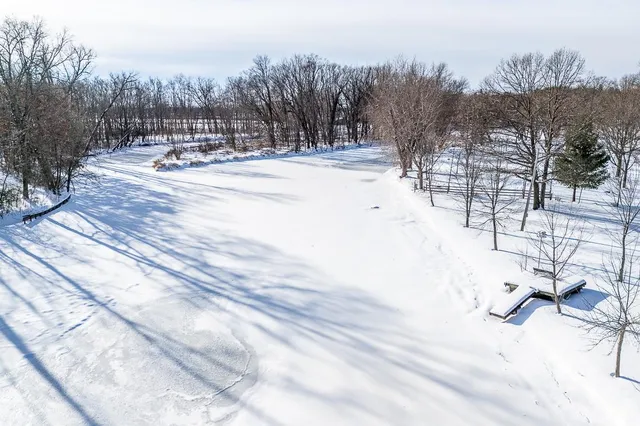 $589,900 | E8130 Flease Road, New London, WI 54961