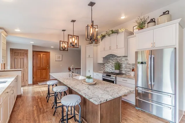 $589,900 | E8130 Flease Road, New London, WI 54961