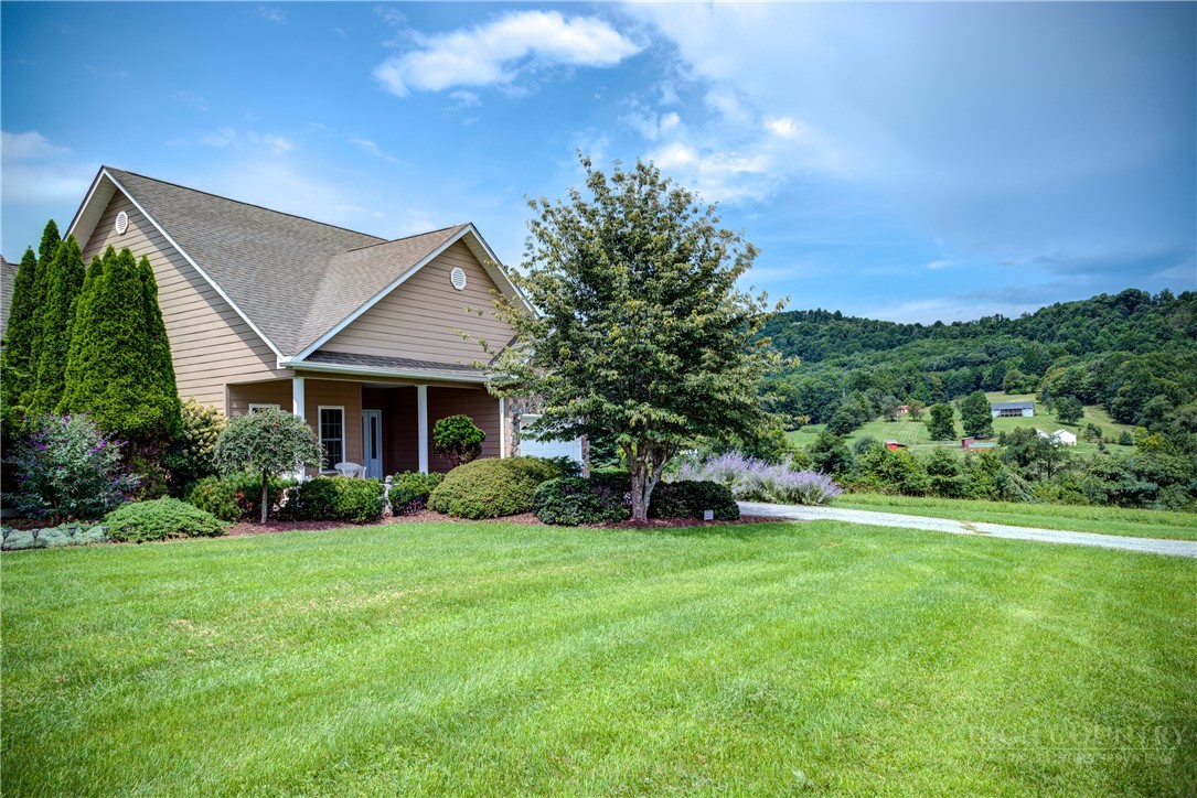 216 A Stone Ridge Lane, Unit 1 Sparta, NC 28675 - Photo 9 of 40 Gallery Image 9