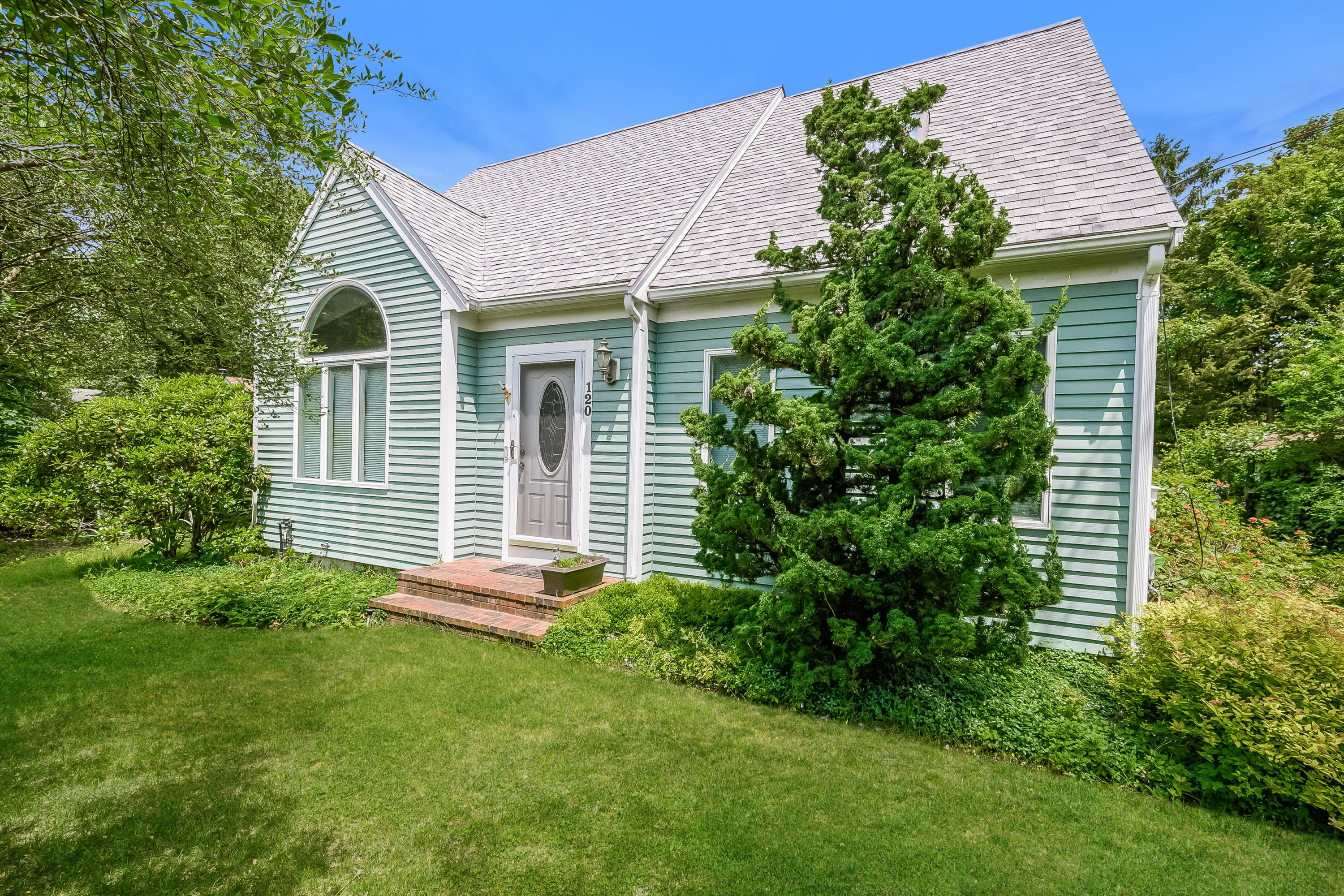 120 Jones Road Falmouth, MA 02540 - Photo 2 of 27 001-photo-front-view-9317936