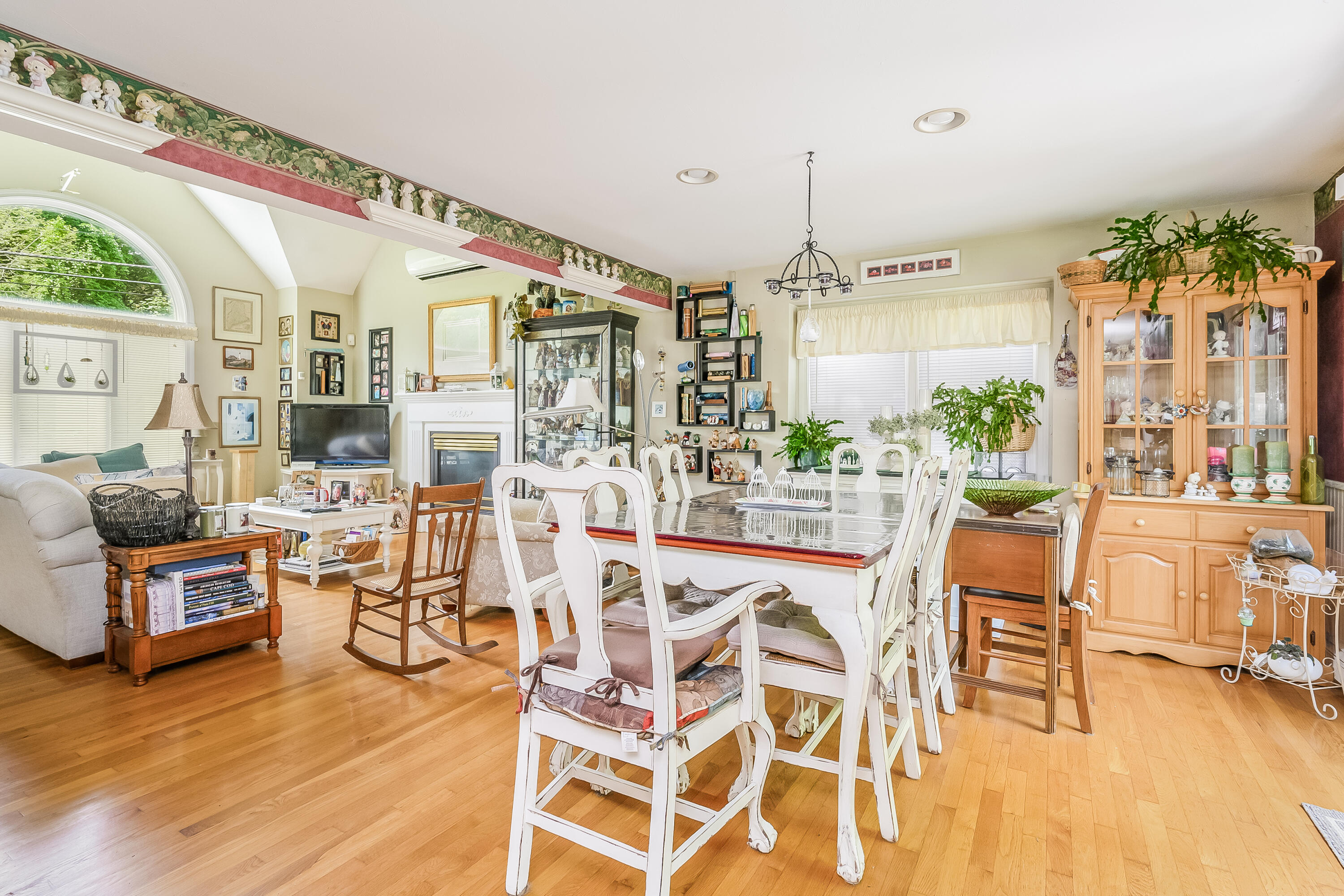 120 Jones Road Falmouth, MA 02540 - Photo 6 of 27 006-photo-dining-room-9317941