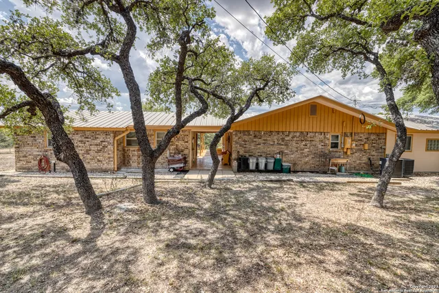 $599,500 | 1482 Flatrock Circle, Rio Frio, TX 78879