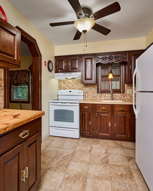 238 Dox Road Westfield, MA 01085 - Photo 5 of 31