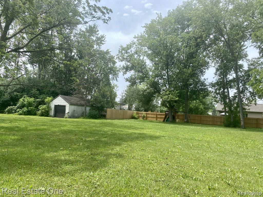 947 Grace Avenue Rochester Hills, MI 48307 - Photo 5 of 47