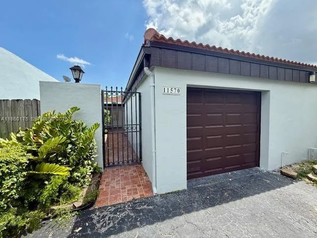 $3,700 | 11570 Southwest 83rd Terrace, Miami, FL 33173
