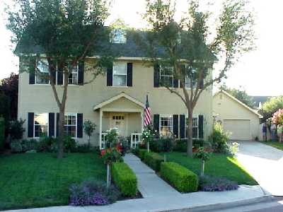 285 Fallbrook Circle Reedley, CA 93654 - Photo 1 of 8 BEAUTIFUL EAST COAST COLONIAL!
