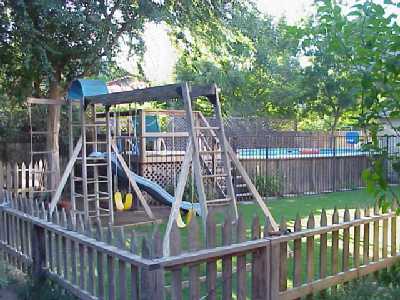 285 Fallbrook Circle Reedley, CA 93654 - Photo 6 of 8 GREAT BACKYARD FOR FAMILY & FRIENDS...