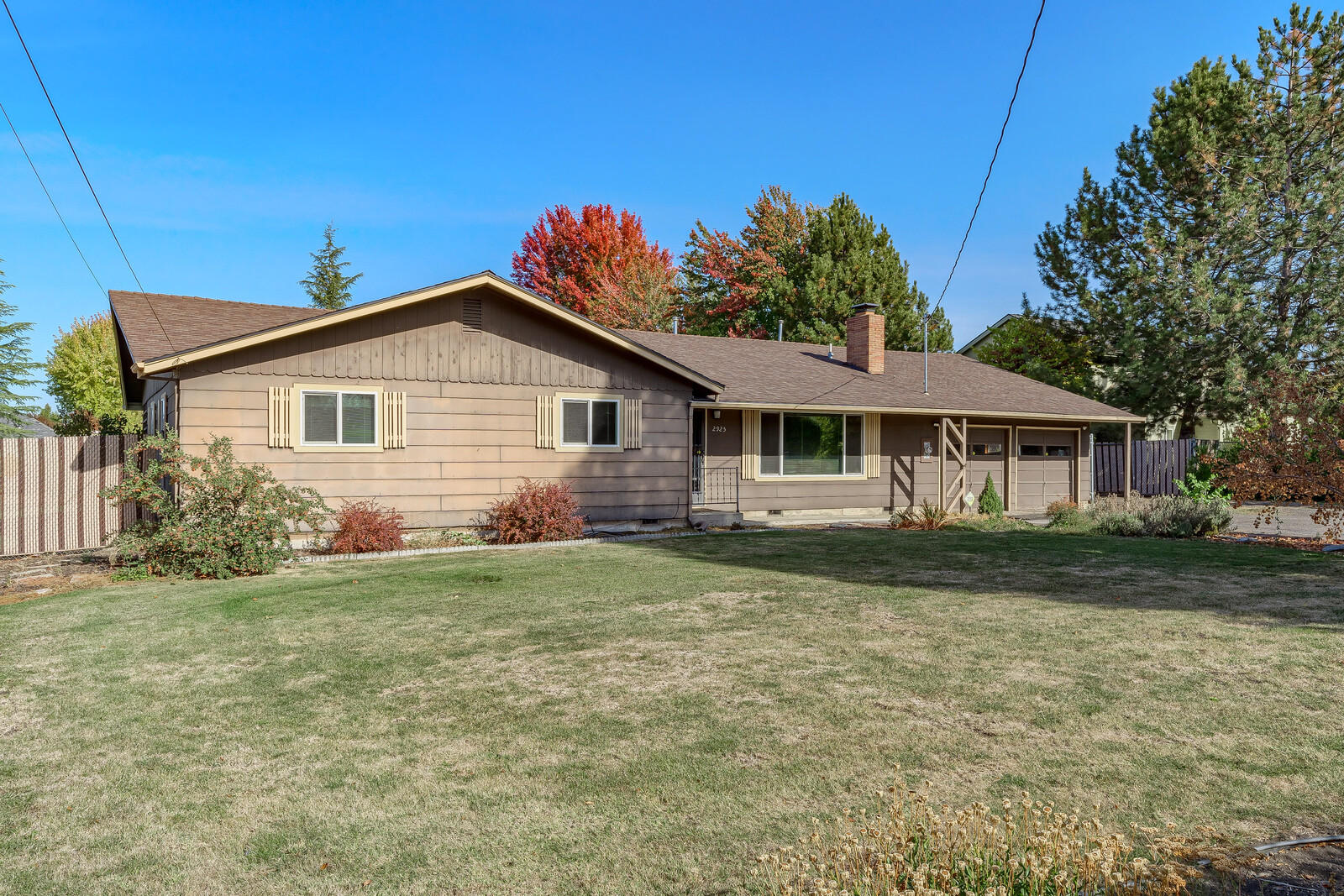 2925 Delta Waters Road Medford, OR 97504 - Photo 2 of 22 02