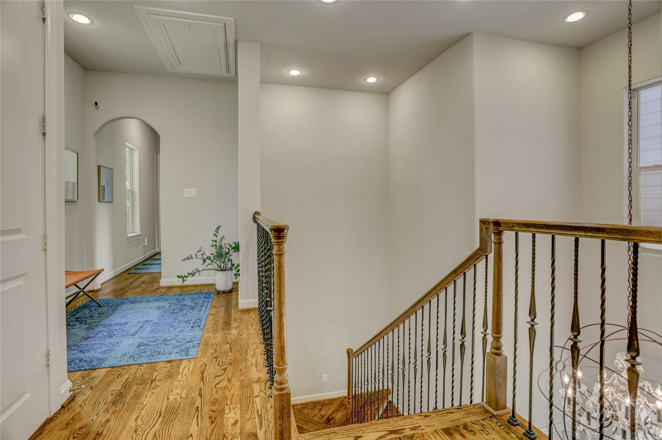 4124 Bonner View Lane Houston, TX 77007 - Photo 13 of 31 The 2nd floor landing has space for a study nook.