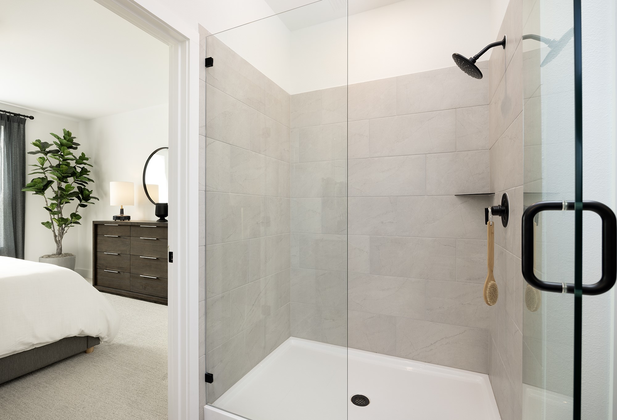 270 Romans Road Kyle, TX 78640 - Photo 6 of 23 a bathroom with a shower