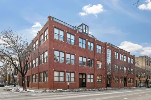 $799,000 | 1101 West Armitage Avenue, Unit 204, Chicago, IL 60614