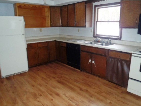 208 George Street Barre, VT 05641 - Photo 6 of 14 Gallery Image 6