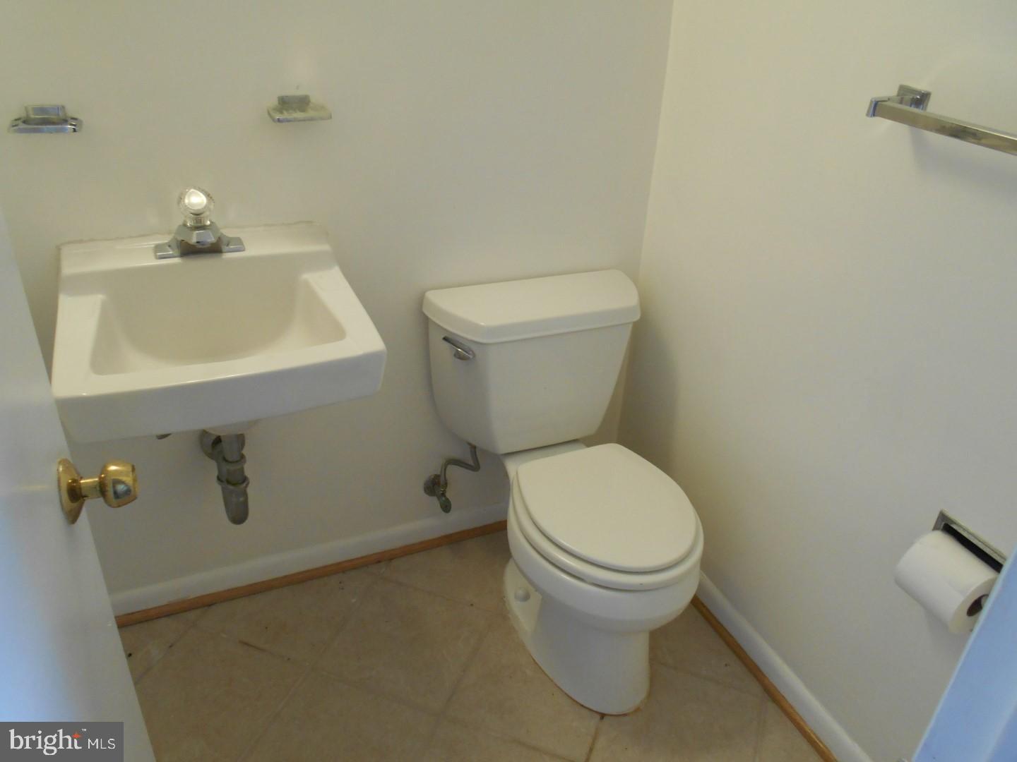 10220 Royal Road Silver Spring, MD 20903 - Photo 15 of 18