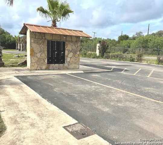 $31,500 | 102 Sutton Place, Unit 2, Uvalde, TX 78801