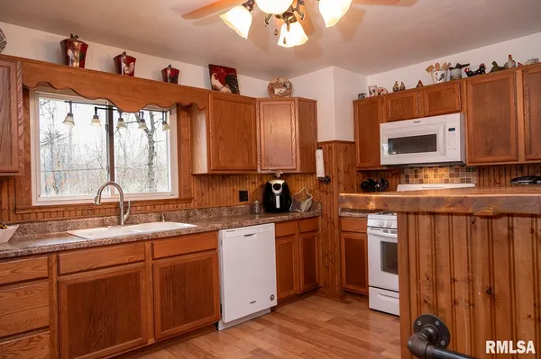 $190,000 | 6923 West Wheeler Road, Mapleton, IL 61547