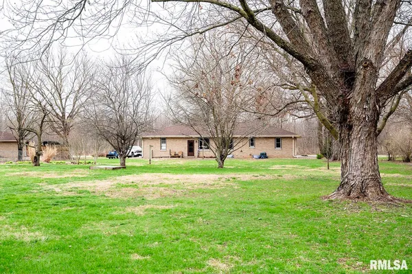 $190,000 | 6923 West Wheeler Road, Mapleton, IL 61547