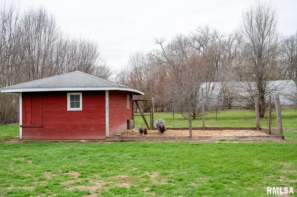 $190,000 | 6923 West Wheeler Road, Mapleton, IL 61547