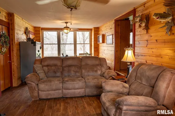 $190,000 | 6923 West Wheeler Road, Mapleton, IL 61547