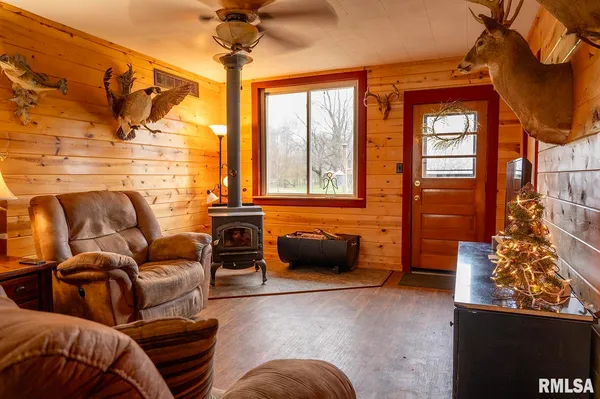 $190,000 | 6923 West Wheeler Road, Mapleton, IL 61547