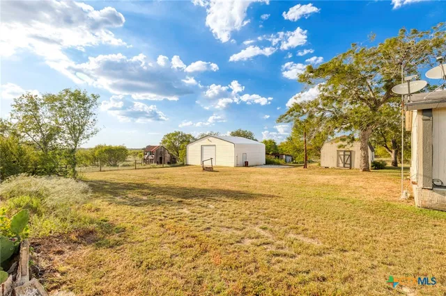$795,000 | 14858 Farm To Market Road 1322, Luling, TX 78648