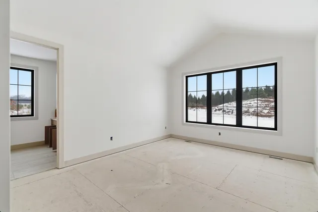 $950,000 | 61121 Airpark Lane, Mattawan, MI 49071