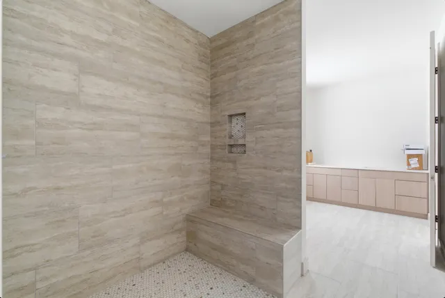 $950,000 | 61121 Airpark Lane, Mattawan, MI 49071