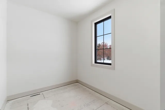 $950,000 | 61121 Airpark Lane, Mattawan, MI 49071