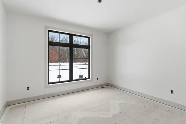 $950,000 | 61121 Airpark Lane, Mattawan, MI 49071