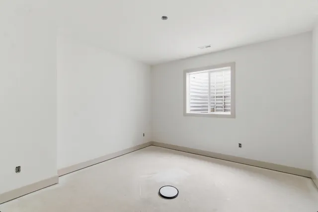 $950,000 | 61121 Airpark Lane, Mattawan, MI 49071