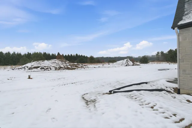 $950,000 | 61121 Airpark Lane, Mattawan, MI 49071