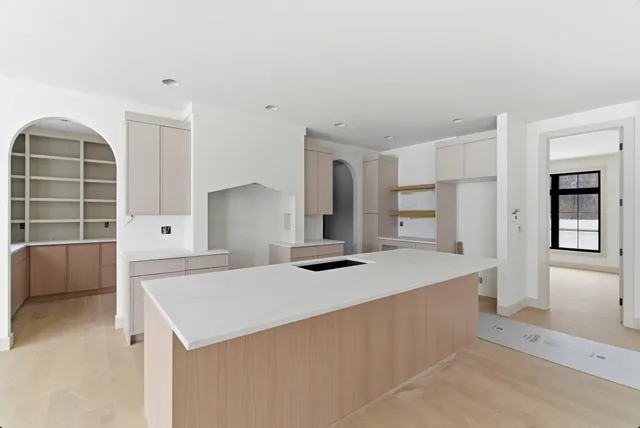 $950,000 | 61121 Airpark Lane, Mattawan, MI 49071