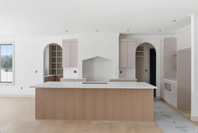 $950,000 | 61121 Airpark Lane, Mattawan, MI 49071