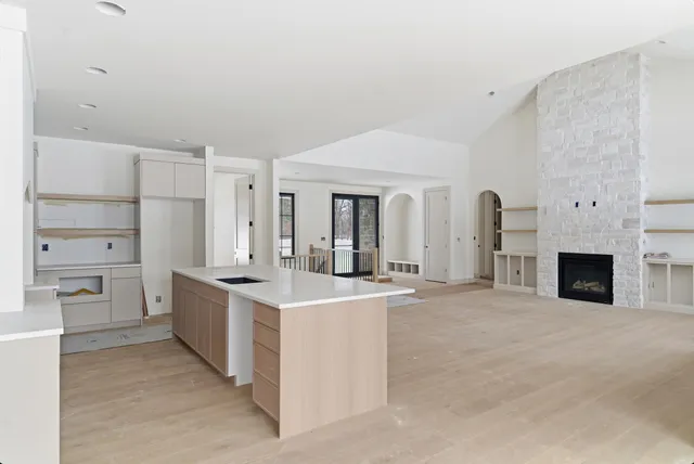 $950,000 | 61121 Airpark Lane, Mattawan, MI 49071